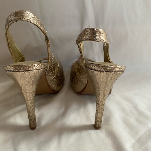 Lulu Townsend Gold Snakeskin Pump - Picture 5 of 6